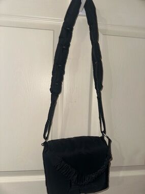 Dagne Dover Black Quilted Crossbody Bag with Padded Strap